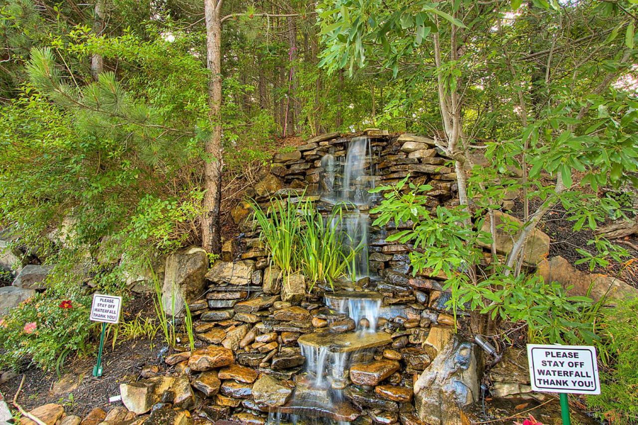 Tanasi Lodge - Reunions, Retreats, Weddings, Family Getaways Севьервилл Экстерьер фото