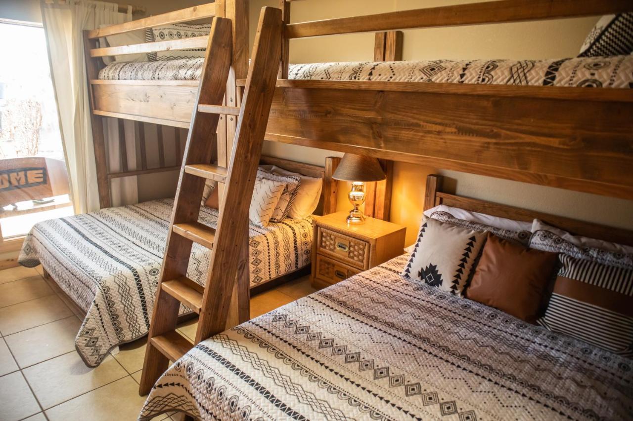 Tanasi Lodge - Reunions, Retreats, Weddings, Family Getaways Севьервилл Экстерьер фото