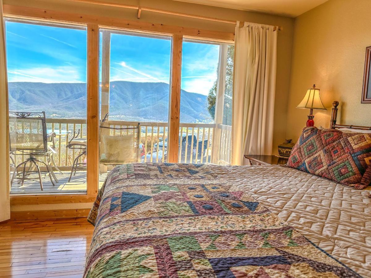 Tanasi Lodge - Reunions, Retreats, Weddings, Family Getaways Севьервилл Экстерьер фото