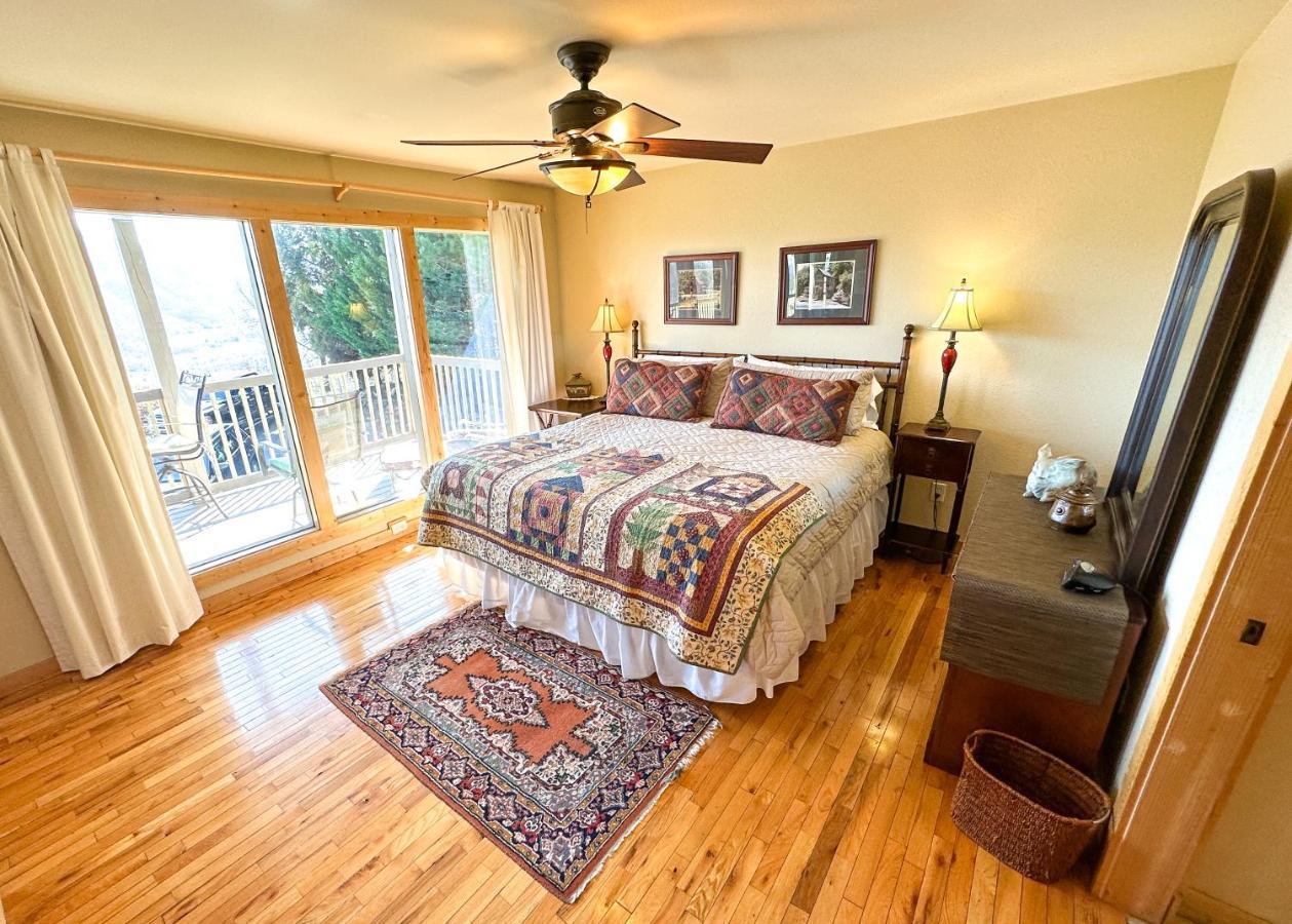 Tanasi Lodge - Reunions, Retreats, Weddings, Family Getaways Севьервилл Экстерьер фото